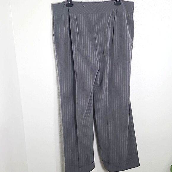 Cato Gray & White Pinstripe Wideleg Pants, Size 16 - Picture 6 of 9